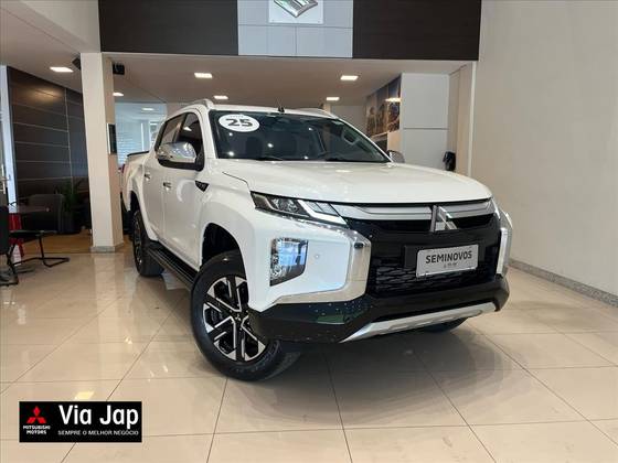 MITSUBISHI L200 TRITON 2.4 16V TURBO DIESEL SPORT HPE-S CD 4P 4X4 AUTOMÁTICO MITSUBISHI L200 TRITON 2.4 16V TURBO DIESEL SPORT HPE-S CD 4P 4X4 AUTOMÁTICO